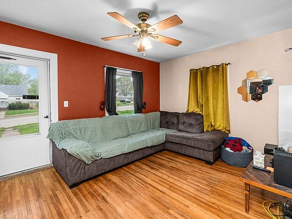 4th image of 3433 Fillmore St