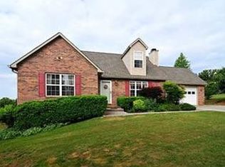 260 Oakwood Estates Dr, Lenoir City, TN 37772