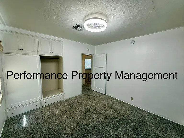 121 Bedford Way — Photo 7