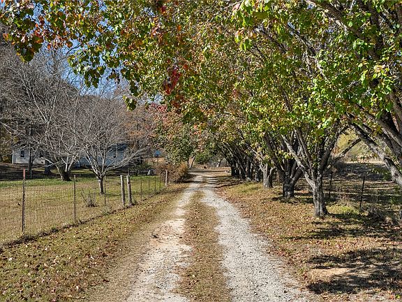 3rd image of 522 Durbin Meadows Rd