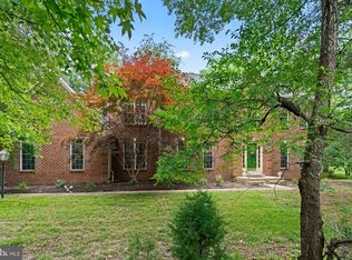 8360 Forest Glen Dr, Pasadena, MD 21122