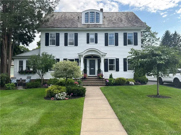 401 Sedgwick Dr, Syracuse, NY 13203