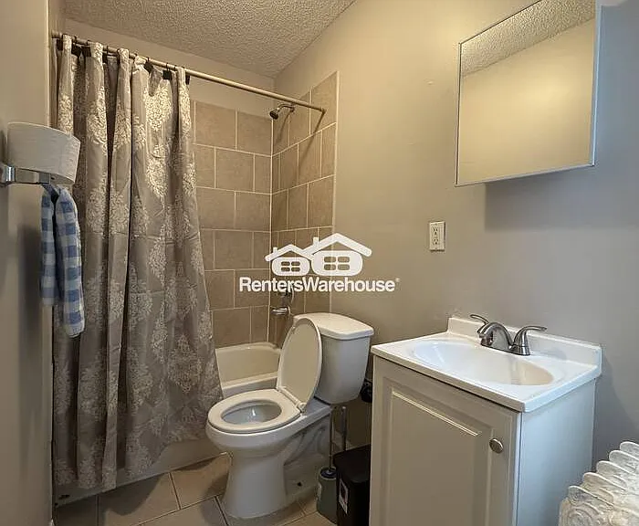 2925 2nd Ave S #4 — Photo 9