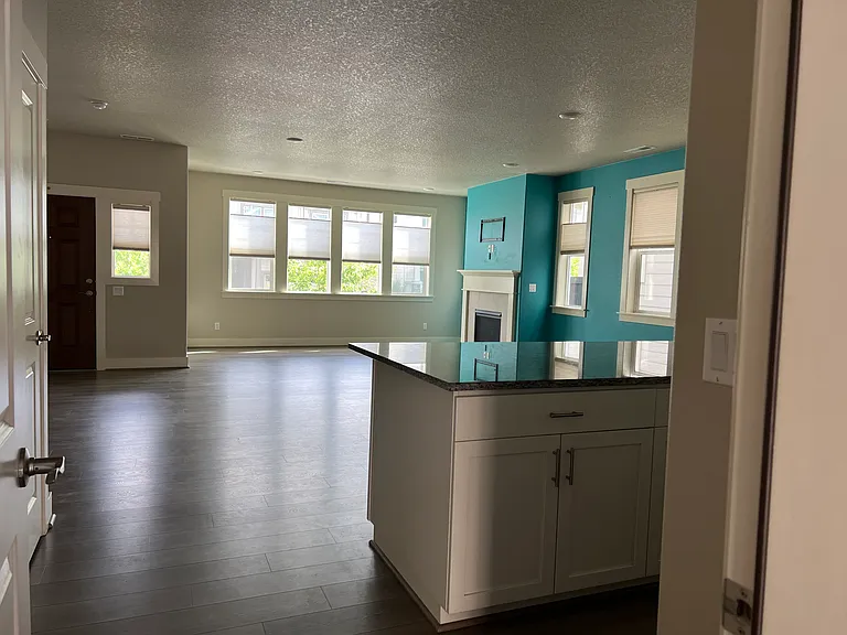 15182 NW Evelyn St — Photo 15