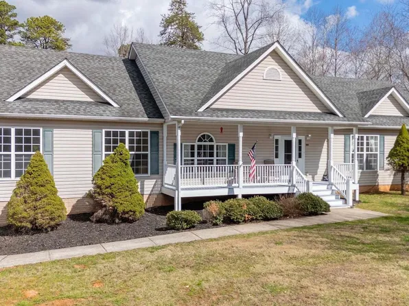 2203 Campbell Rd, Keswick, VA 22947