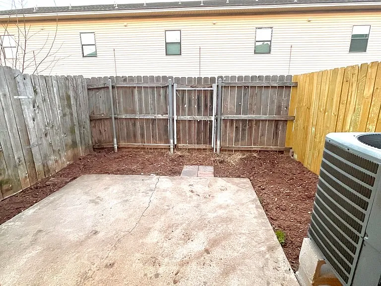 1901 E Lindsey St — Photo 86