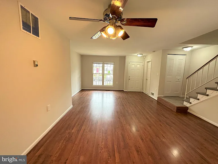 7822 Brookview Ct — Photo 4