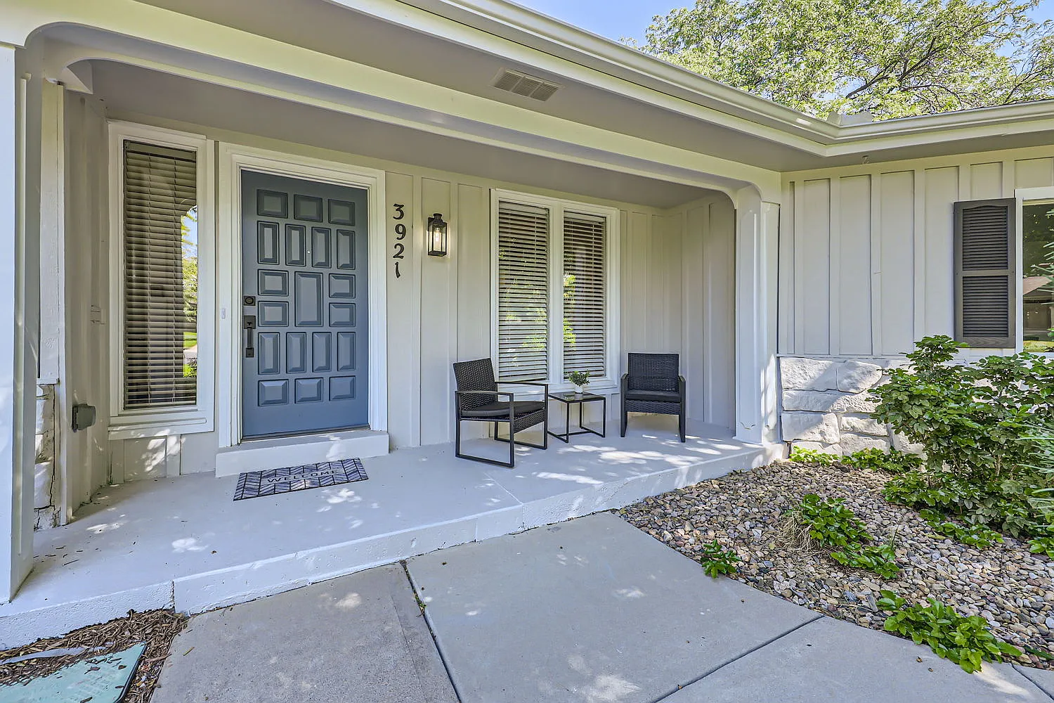 4 bed, 3200 sqft, $4,350 — Photo 4