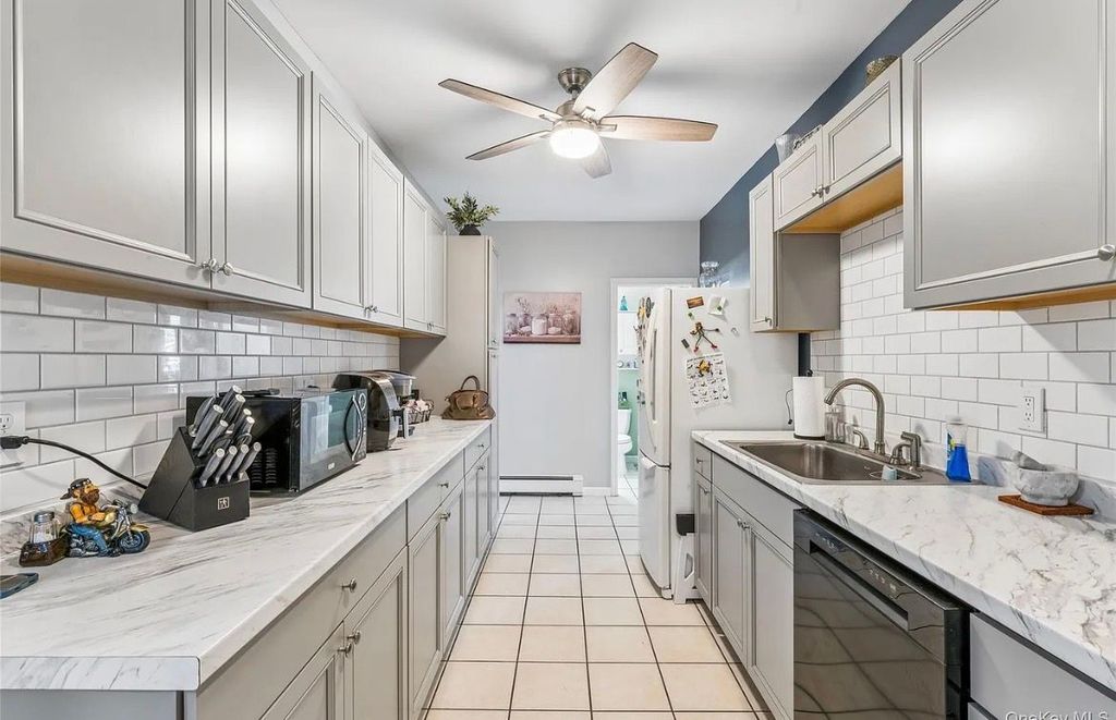 487 Mastic Rd - Property Image