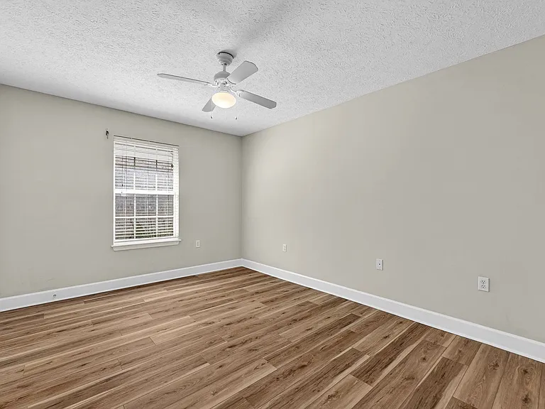 114 Lakeridge Dr — Photo 29