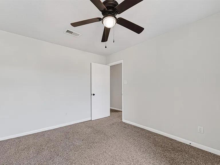 8046 Ellinger Ln — Photo 24