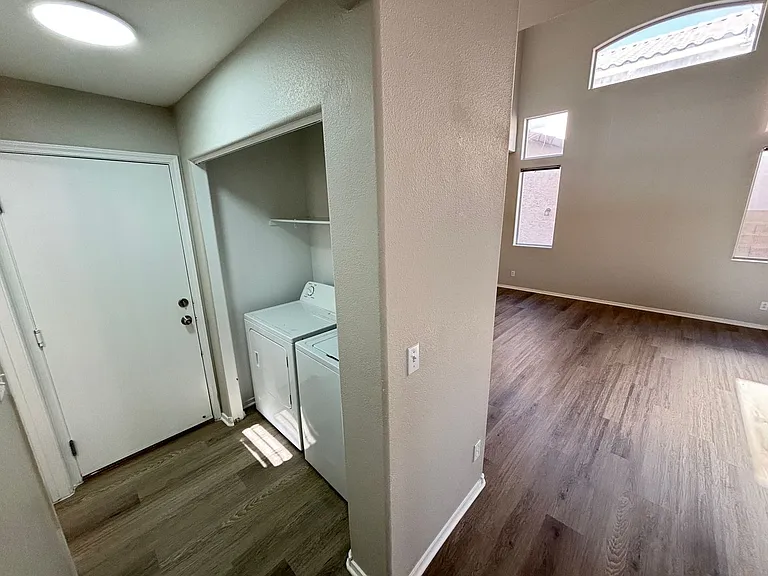 10413 Orange Port Ct — Photo 18