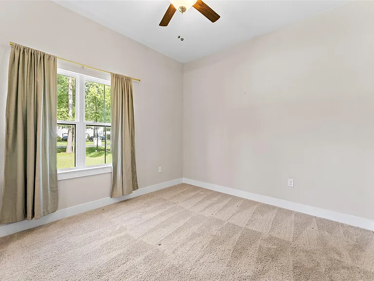 2650 Fountain View St — Photo 7