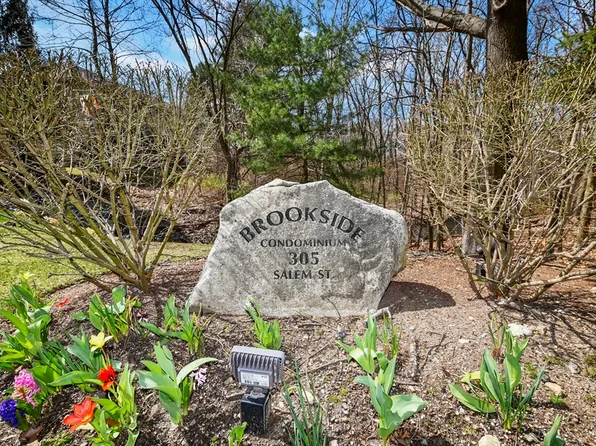 305 Salem St APT 410, Woburn, MA 01801
