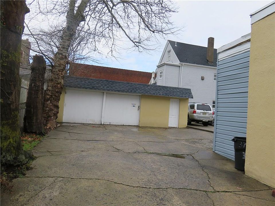 2nd image of 373 High St