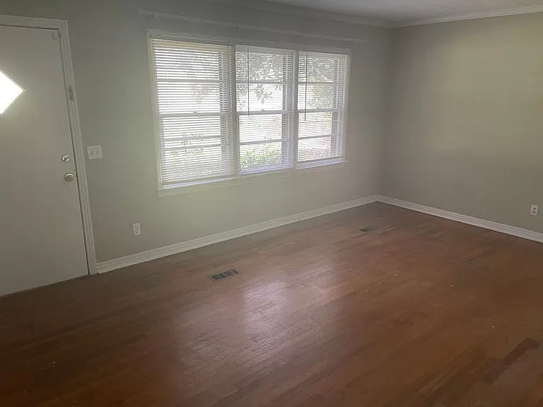 515 Lee Road 400 — Photo 7