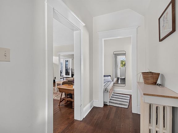2nd image of 6421/6423 Coburg Rd