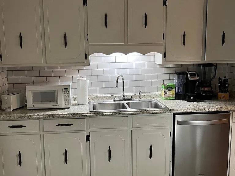 3921 Peters Dr — Photo 10