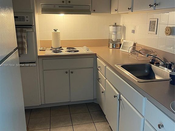 4th image of 1200 West Ave APT 1403
