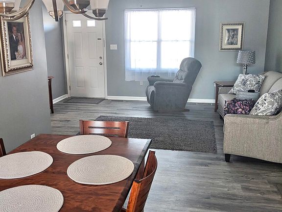 3rd image of 471 Terpstra Dr