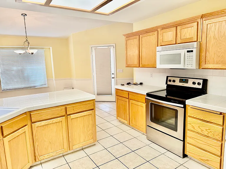 5811 W Fremont Ave — Photo 9