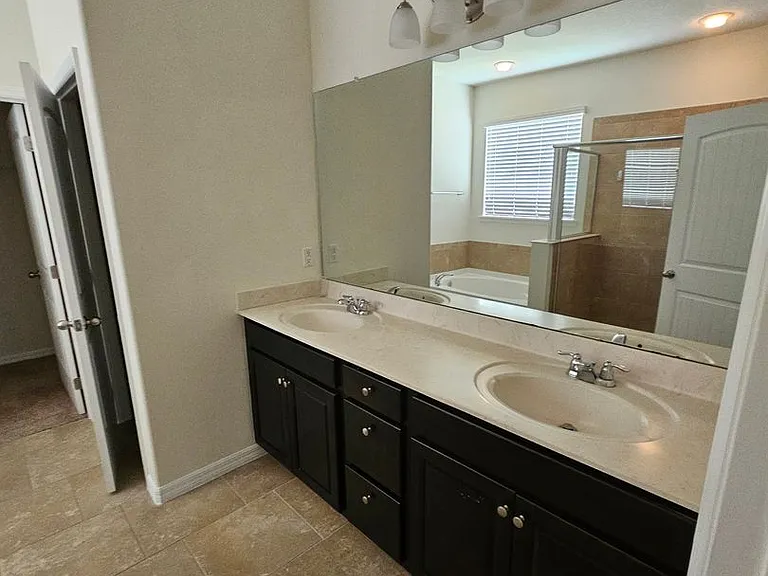 5432 SW 49th Ave — Photo 6