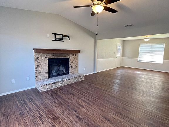 4th image of 3701 Pratt Dr
