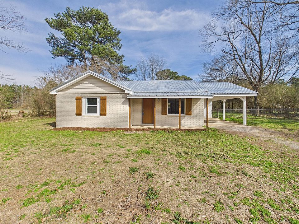 1st image of 262 Center Rd