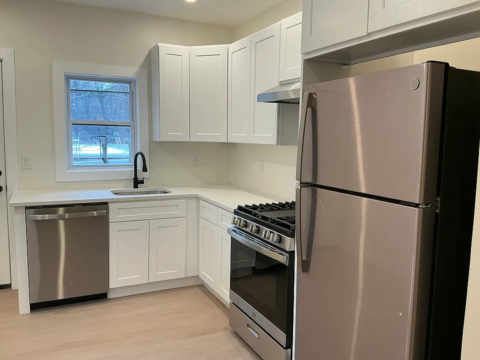 51 Tyler St #2