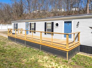 1154 Wall St, Olive Hill, KY 41164