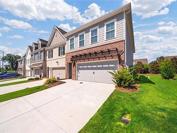 2nd image of 4541 Moray Dr