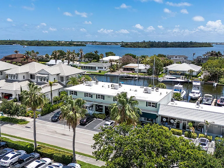 23 Royal Palm Point #A — Photo 15