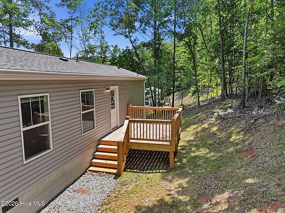 3rd image of 285 Loganberry Lane