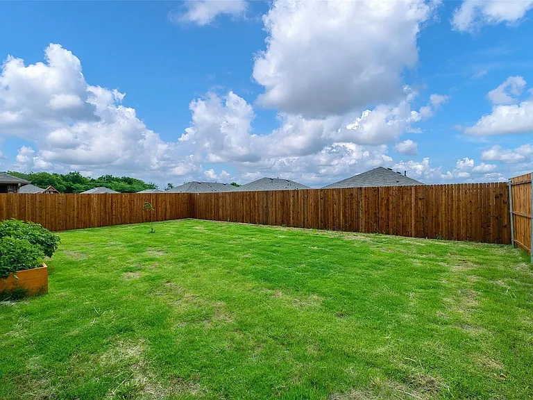 2952 Lawson Dr — Photo 18