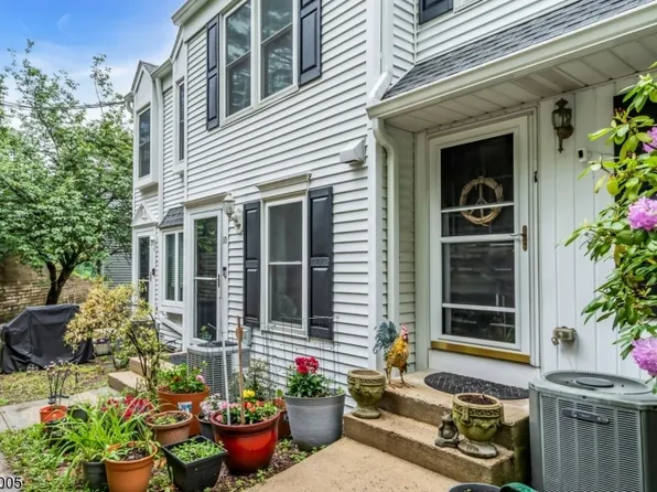 11 Colonial Ct #11, High Bridge Boro, NJ 08829