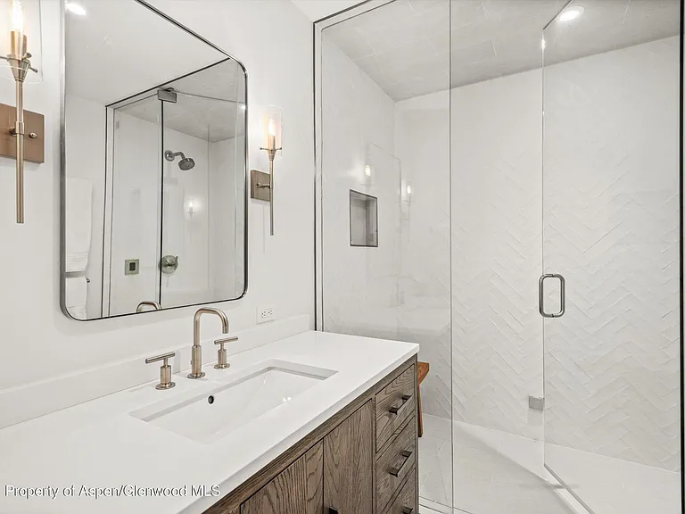 124 Harleston Grn #45 — Photo 28