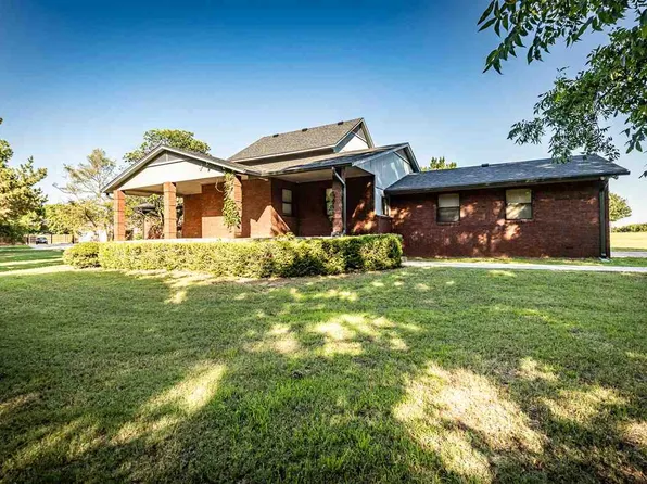 102 Parkview Cir, Cache, OK 73527