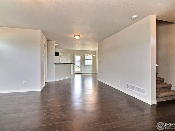 2nd image of 4322 Mariposa Ln