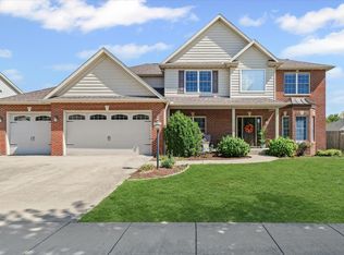 2104 Wiggins St, Champaign, IL 61822