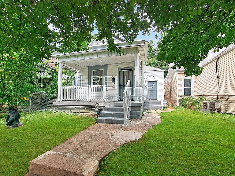 1821 Date St — Photo 1