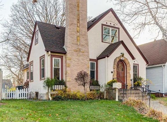 2nd image of 726 Sherwood Ave
