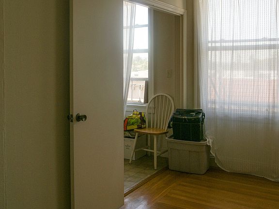 4th image of 1217 Burlingame Ave APT 5