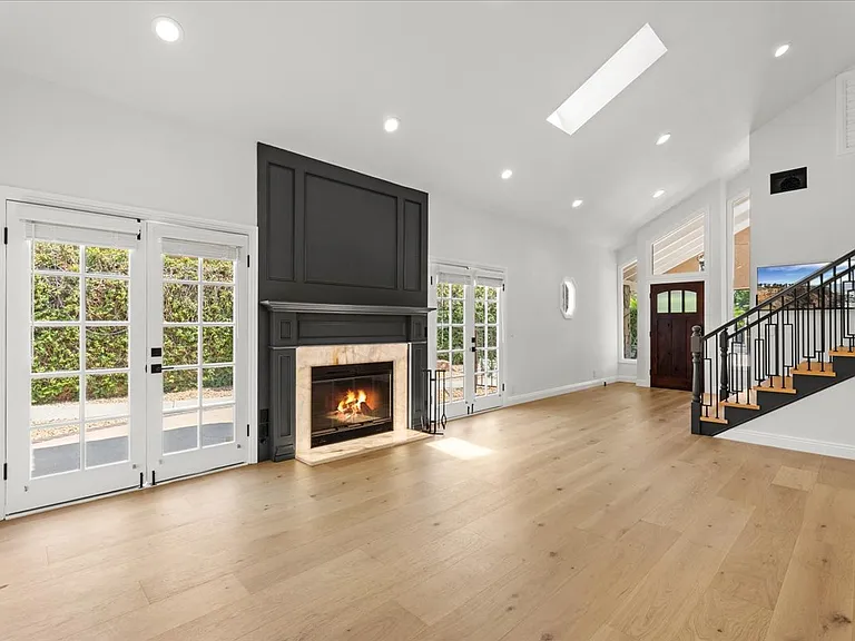 6443 Matilija Ave — Photo 5
