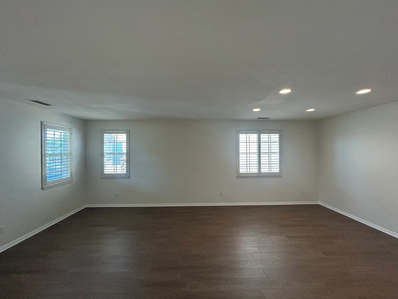3 bed, 2.5 bath, 2442 sqft, $3,700 — Photo 4