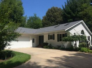 2378 N Spruce Ridge Dr, Midland, MI 48642