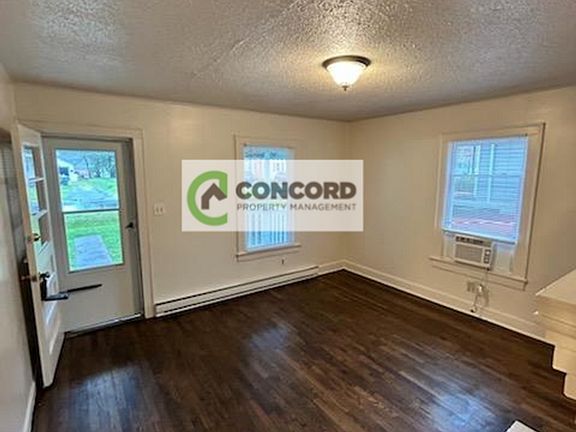 4th image of 113 Concord St