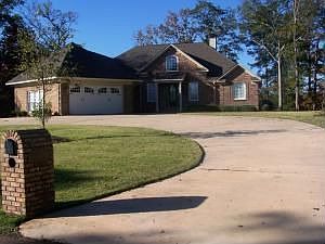 2nd image of 2036 River Oaks Dr
