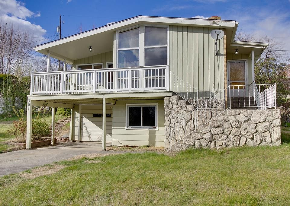 1st image of 301 SE Valley Dr