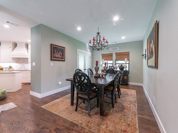 5th image of 131 Lakeway Ln