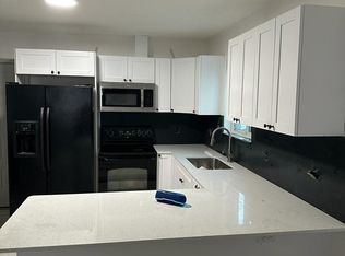 2861 NW 28th St FLOOR 2861, Miami, FL 33142